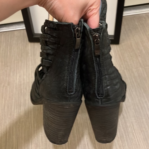 Free People Carrera distressed Leather booties with braids Black color size 9.5 - Picture 8 of 12
